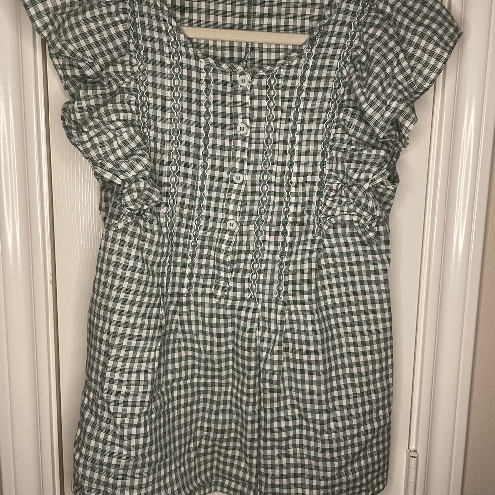 Discounted shipping Green & White Max Studio Blouse 👚 (size M)